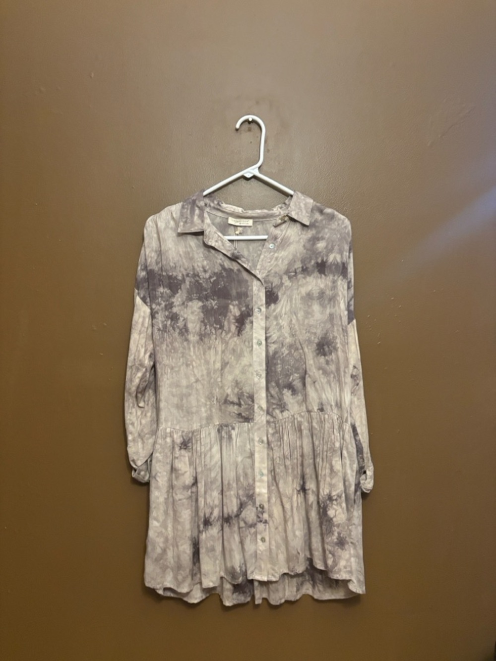 Love Fancy Flowy Tie-Dye Button-Front Tunic Top - Gray Top brand new with tags